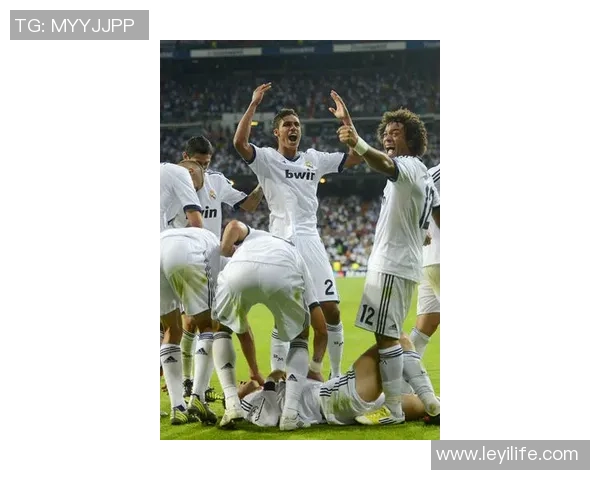 西甲精彩对决AC米兰大胜波尔图战术解析与绝杀瞬间回顾 西甲精彩对决AC米兰大胜波尔图战术解析与绝杀瞬间回顾