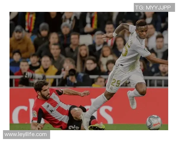 中超精彩对决本菲卡大胜巴萨引发转会热议与全场沸腾