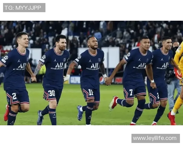 国王杯精彩对决里昂大胜巴黎圣日耳曼全场沸腾瞬间回顾