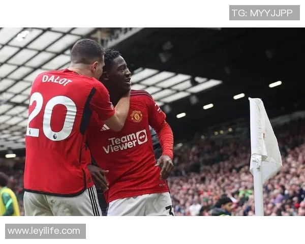 中超赛场曼联大胜利物浦引发热议全场沸腾的精彩瞬间回顾