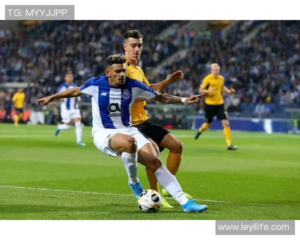 西甲精彩对决波尔图大胜里昂神扑瞬间引发全场狂欢战术解析