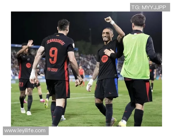 国王杯惊天逆转AC米兰3-2战胜国米历史冷门引发全场狂欢 国王杯惊天逆转AC米兰3-2战胜国米历史冷门引发全场狂欢