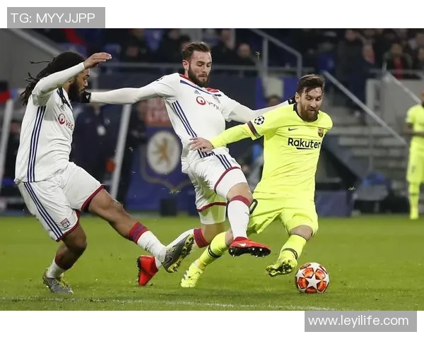 国王杯热刺与巴萨战平乌龙球引发全场激情瞬间解析