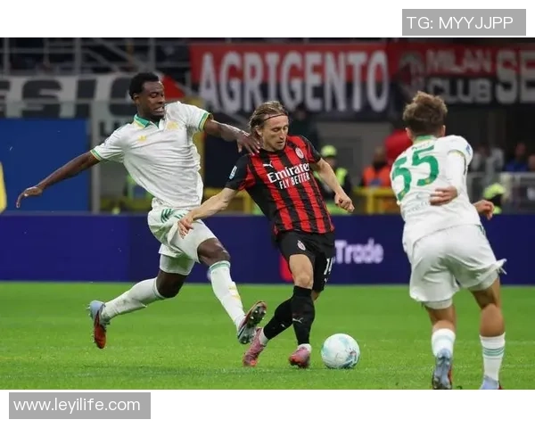 足总杯激战:AC米兰与曼城战成平局神奇扑救引发全场欢呼与转会传闻 足总杯激战:AC米兰与曼城战成平局神奇扑救引发全场欢呼与转会传闻