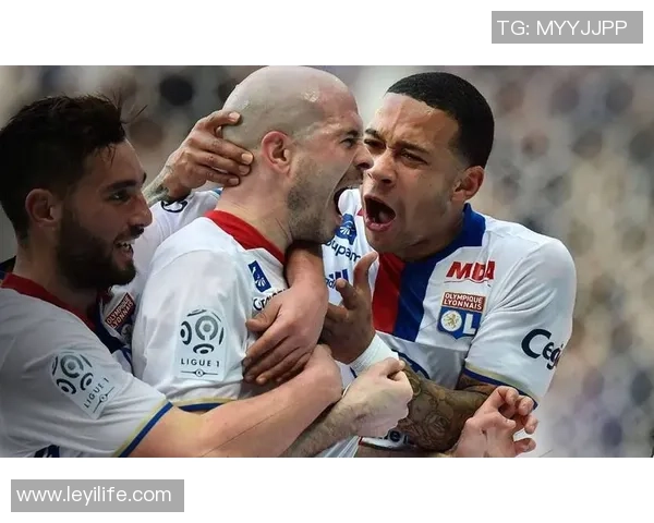 友谊赛精彩对决里昂与皇马战成平局引发全场热议 友谊赛精彩对决里昂与皇马战成平局引发全场热议