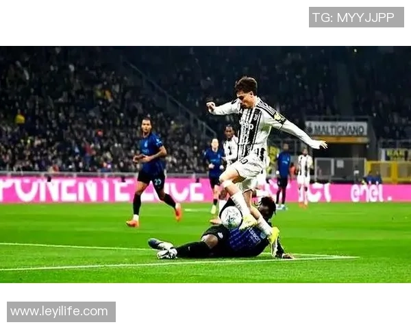 友谊赛精彩对决里昂与尤文图斯1比1平局引发争议判罚与补时进球狂欢