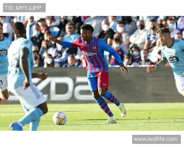 英超激战巴黎圣日耳曼与巴萨1比1平局红牌事件引发全场热议与十大精彩进球回顾